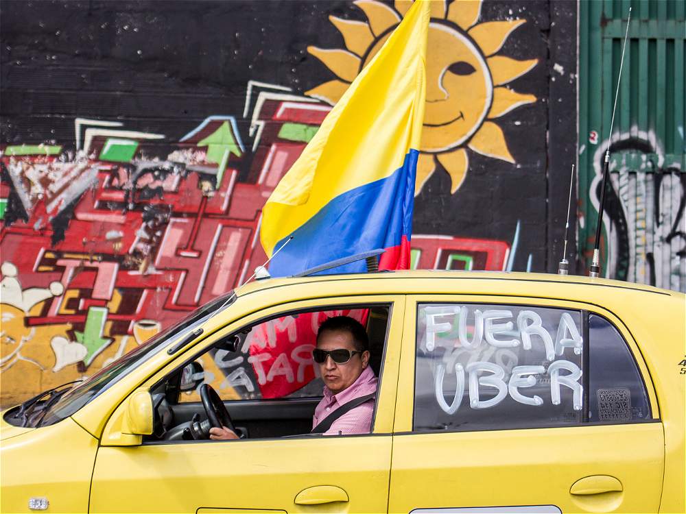 Taxiste colombien en grève contre Uber. / Image: Mauricio León, journal EL TIEMPO